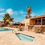 Rustic Farmhouse Old Town Condo W Patio & Pool