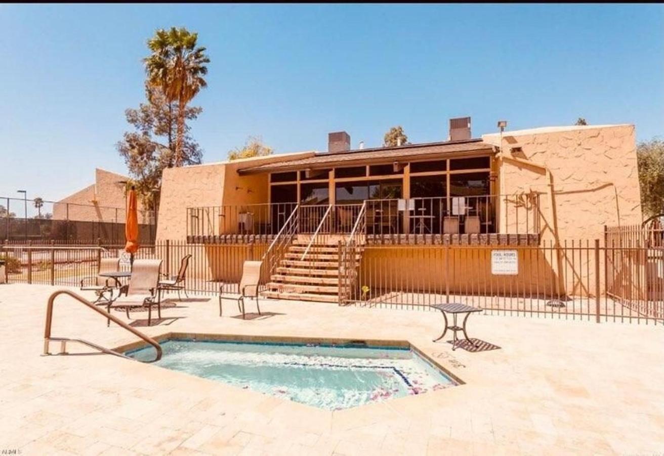 Rustic Old Town W Patio & Pool Holiday home Scottsdale